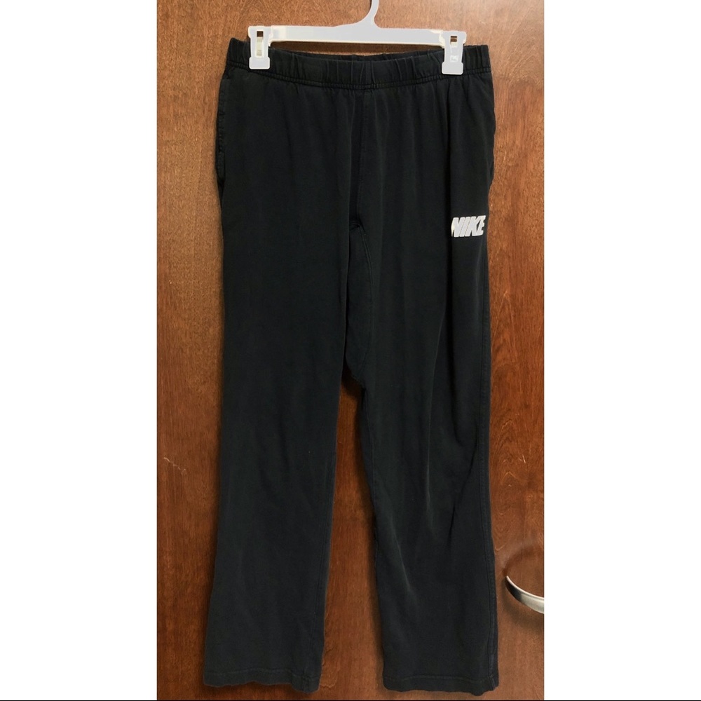 Women’s Medium Nike Black Sweatpants